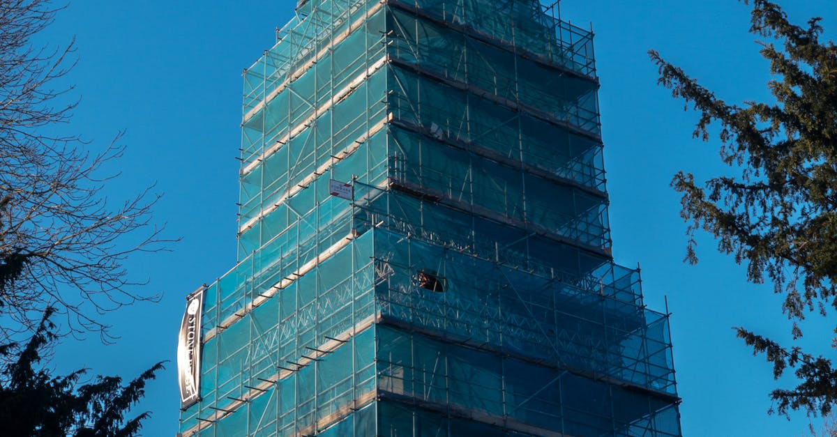 How to Address Communication Issues During Roof Repair Projects