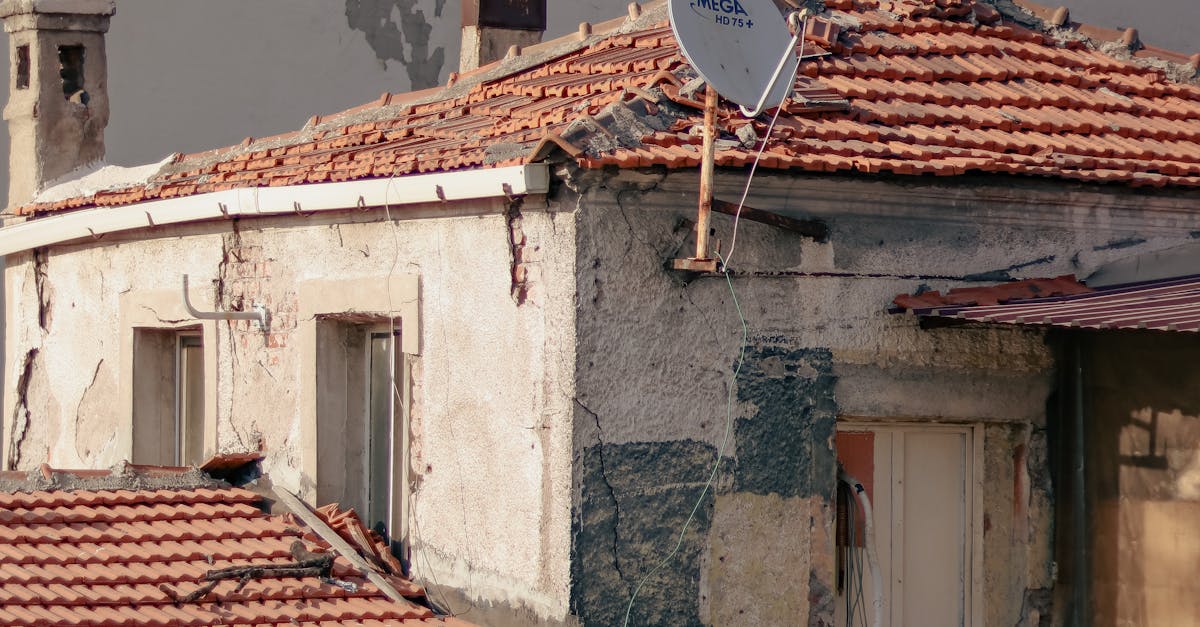 How to Assess Communication Skills Before Hiring a Roofer