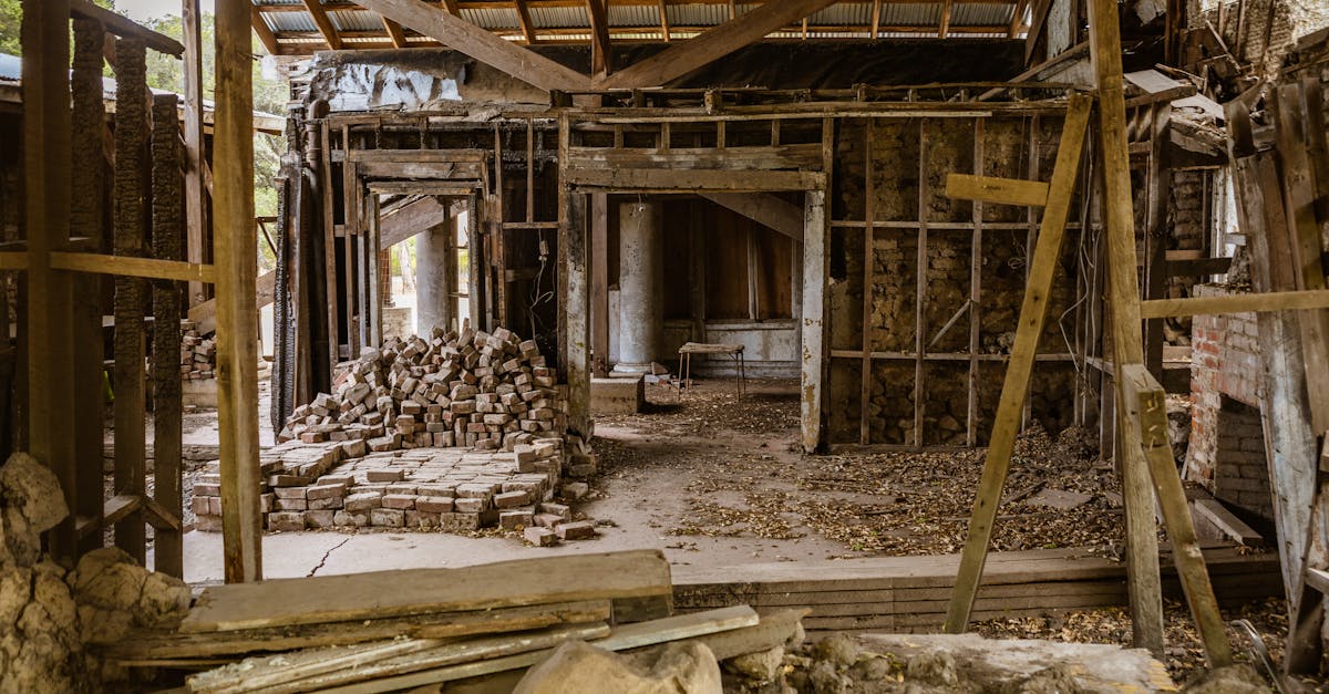 Top Qualifications that Elevate a Roofing Contractor’s Credibility